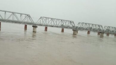 Photo of बदायूं में खतरे के निशान से ऊपर बह रही गंगा, चार गांव खाली कराने की तैयारी