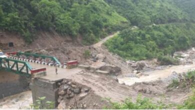 Photo of उत्तराखंड:  90 घंटे बाद…तीन किलोमीटर तक पसरे मलबे में जिंदगी की तलाश
