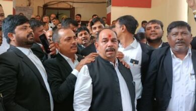 Photo of उत्तर प्रदेश :   वाराणसी में अधिवक्ताओं का विरोध प्रदर्शन