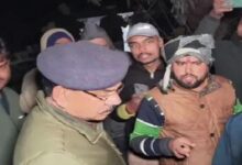 Photo of मंदिर के पास पशुओं के अवशेष मिलने पर हिंदूवादी संगठनों का प्रदर्शन