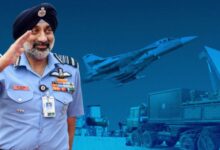 Photo of एयर चीफ मार्शल ने मल्टी-रोल लड़ाकू विमान से अकेले भरी उड़ान